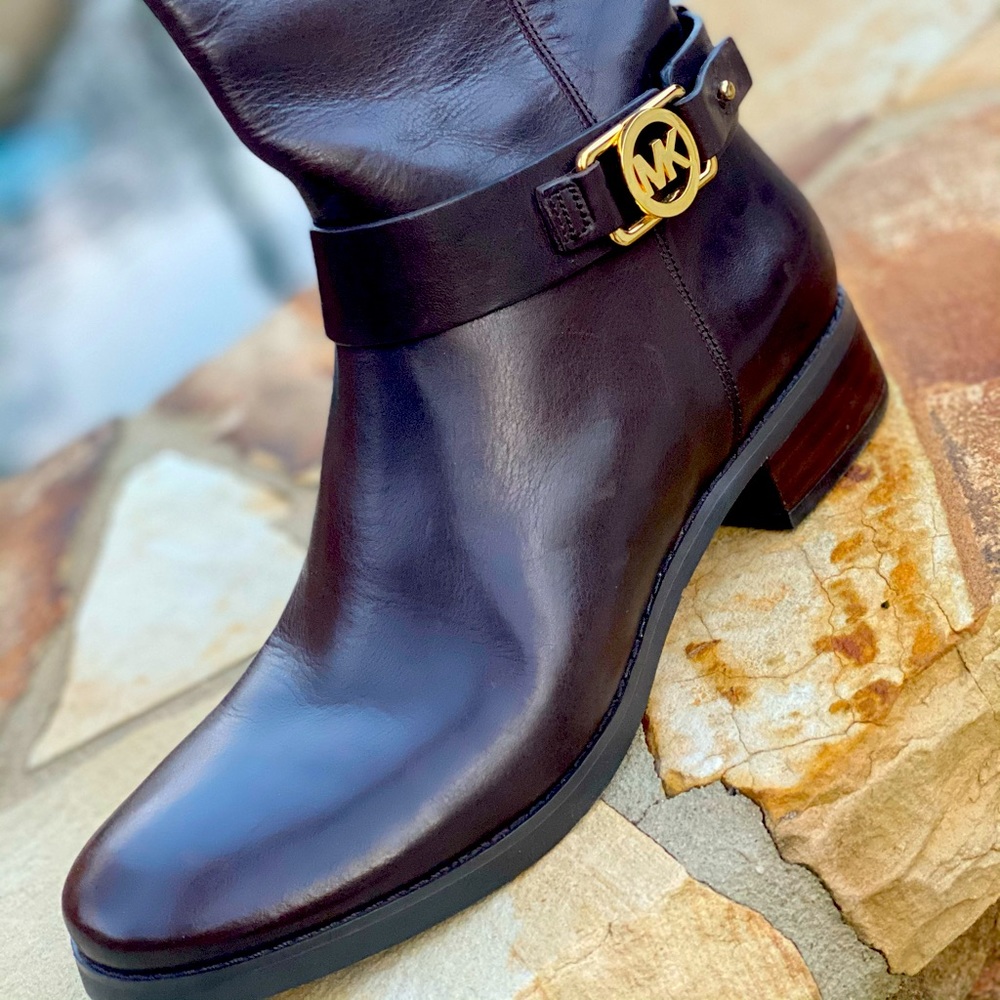 NWOT. Michael Kors Knee high boots